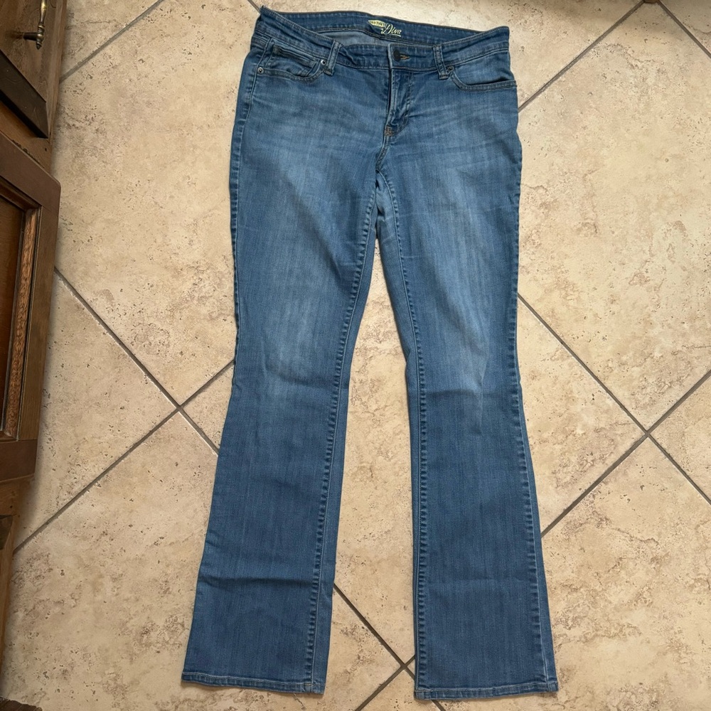 Old Navy Women's The Diva Blue Boot Cut Jeans